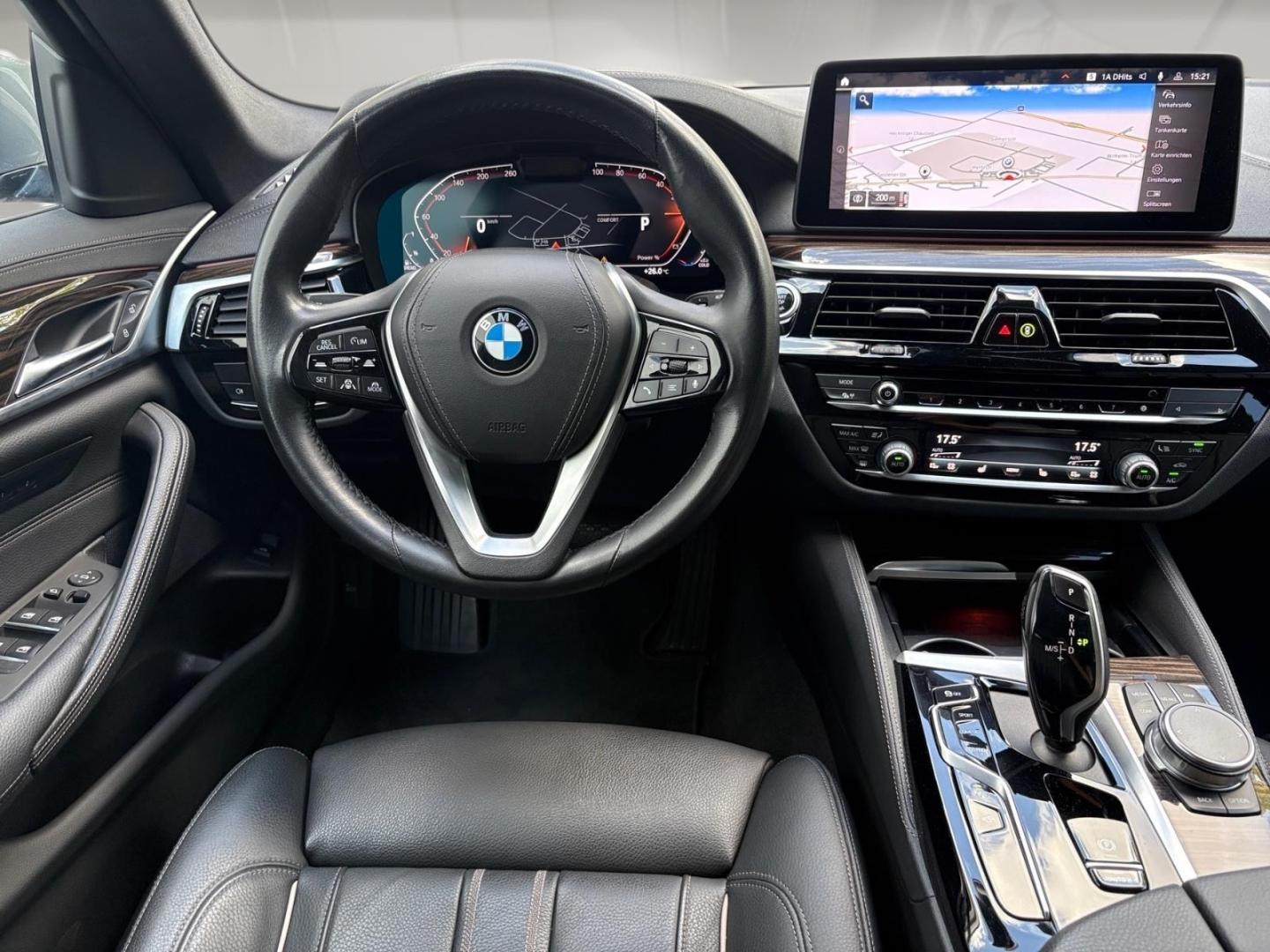 BMW 530 d Touring Luxury Line HuD 360° AHK Laser 4-Z