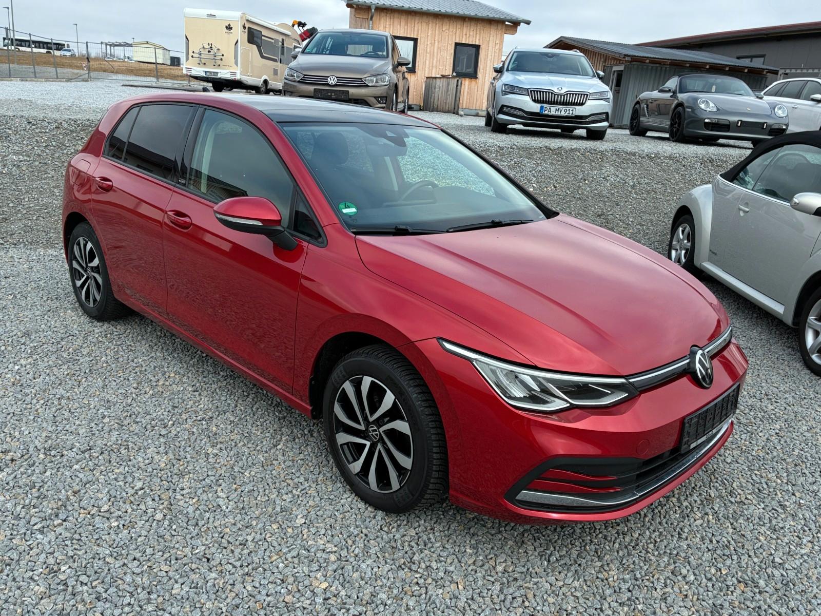 Volkswagen Golf VIII Lim. Active-Sport PANO LED NAVI AHK