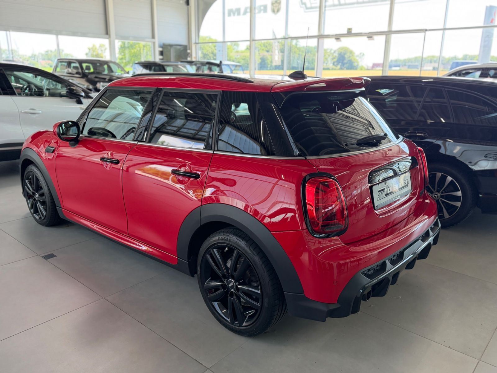 Fahrzeugabbildung MINI COOPER 1.5 5-trg.  John Cooper Works Trim