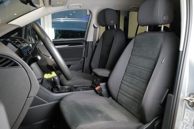 Volkswagen Touran 1.5TSI DSG Highline StdHz AHK Navi Rkam D
