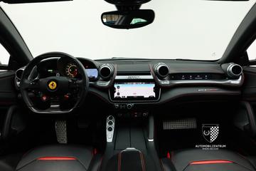 صورة مصغرة 33 لـ 2018 Ferrari GTC4LUSSO
