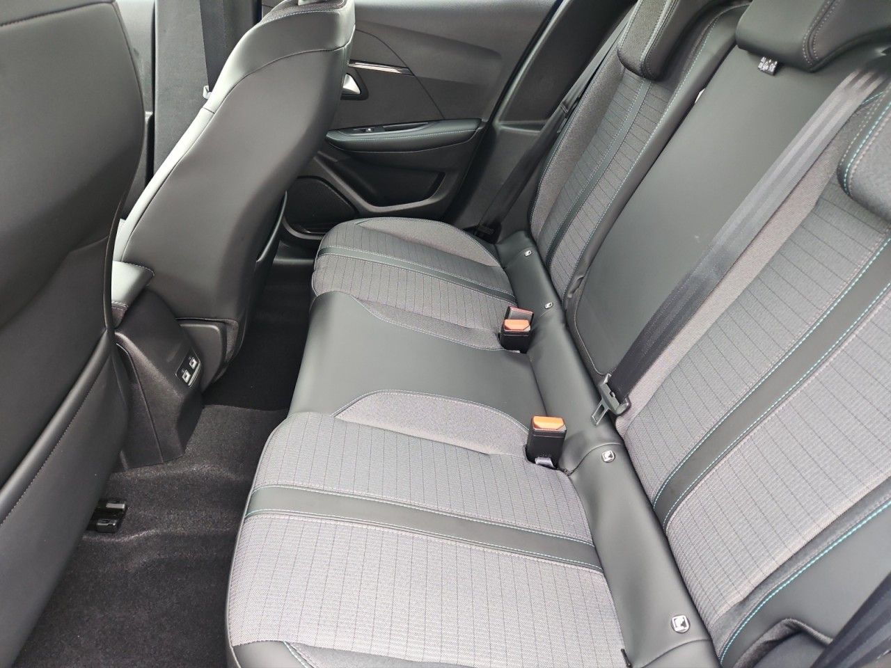 Fahrzeugabbildung Peugeot 208 Allure