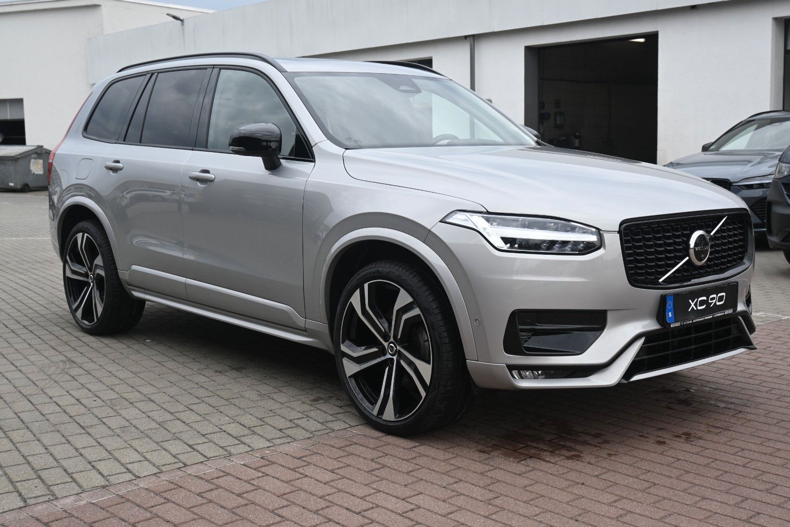 Fahrzeugabbildung Volvo XC90 B5 D AWD Dark*STDHZG*PANO*360°*22"
