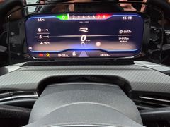VW Golf VIII R 4Motion Matrix DAB Harman-Kardon