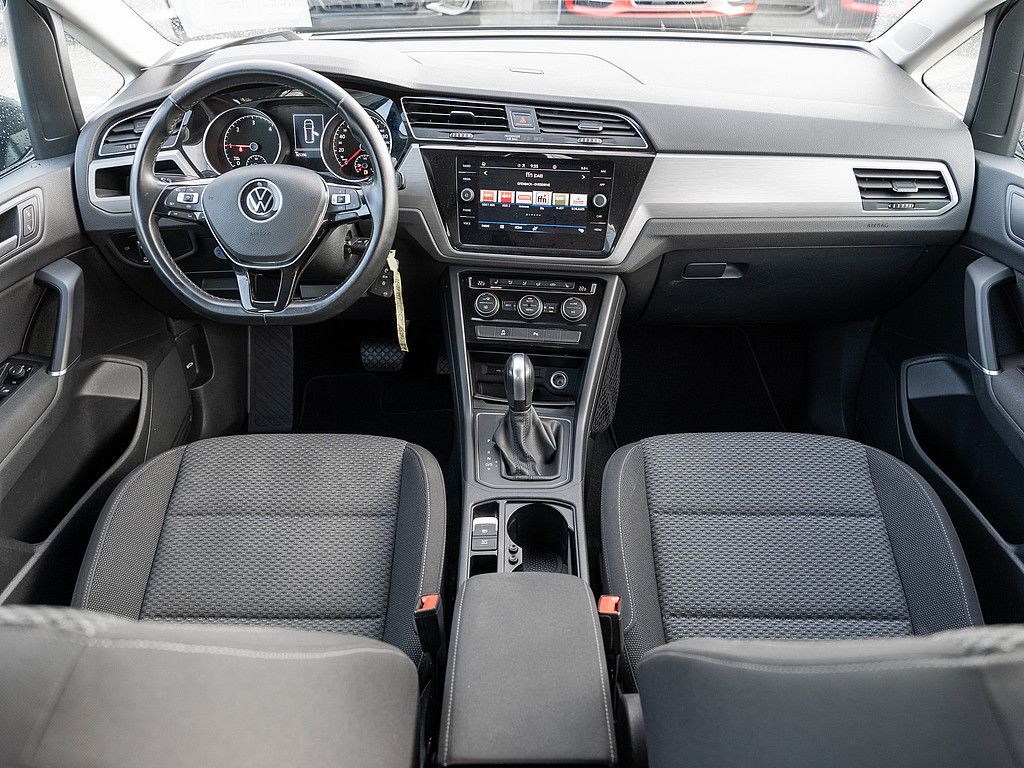 Fahrzeugabbildung Volkswagen Touran 2.0 TDI Comfortline BMT APP-CONNECT PDC A