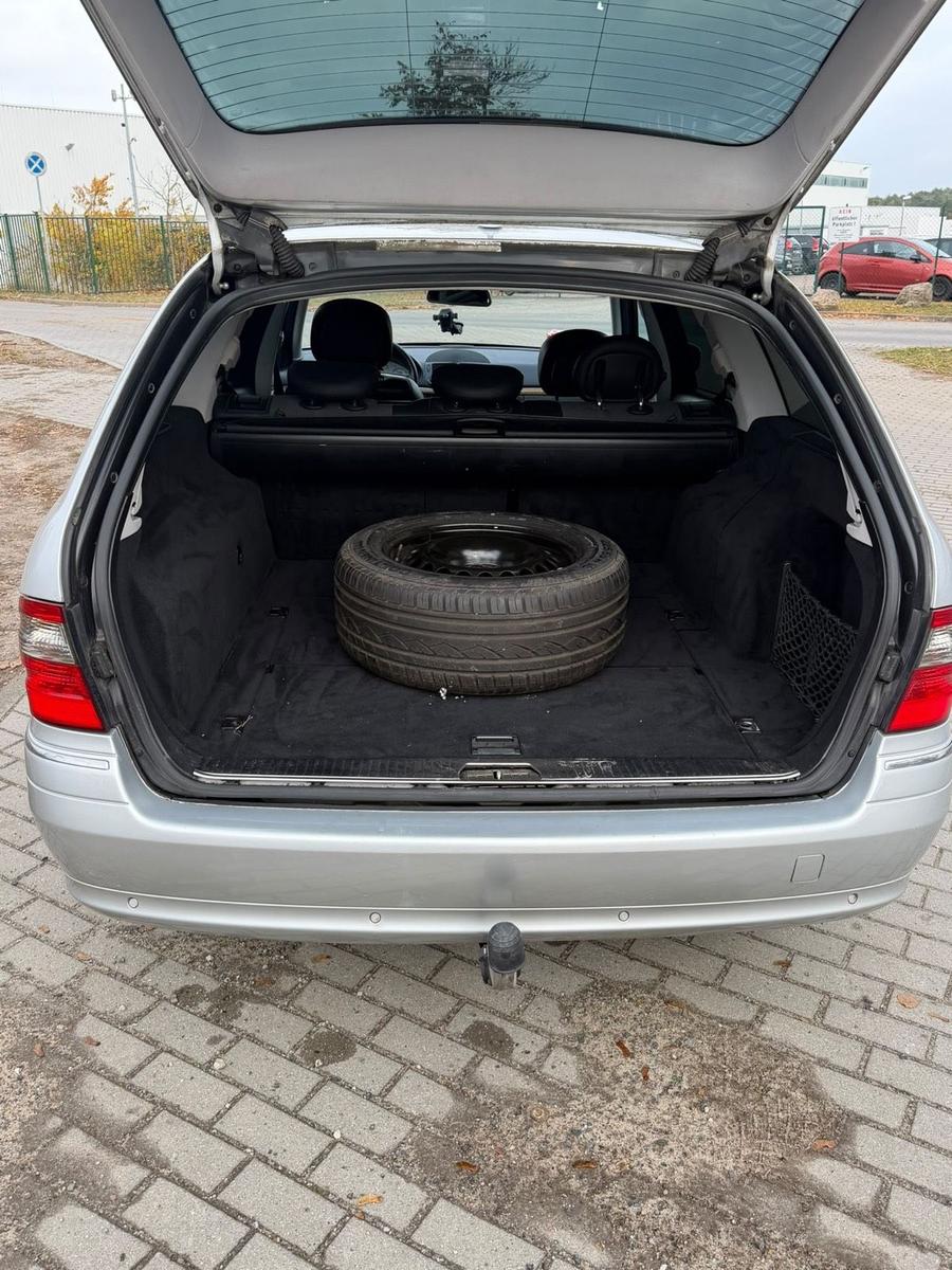 Mercedes-Benz E220 2007 — photo 10