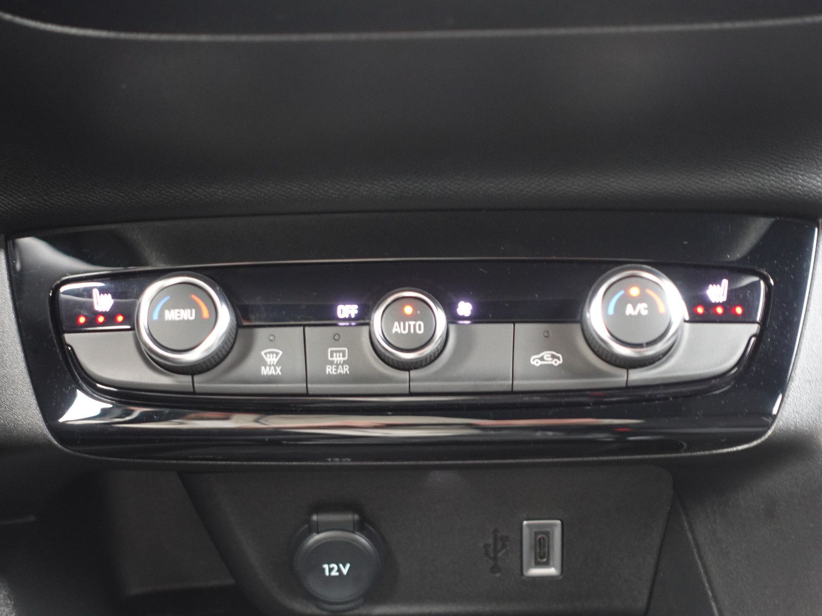 Fahrzeugabbildung Opel Corsa 1.2 Turbo GS Navi,Allwetter,Kamera,PDC,LED