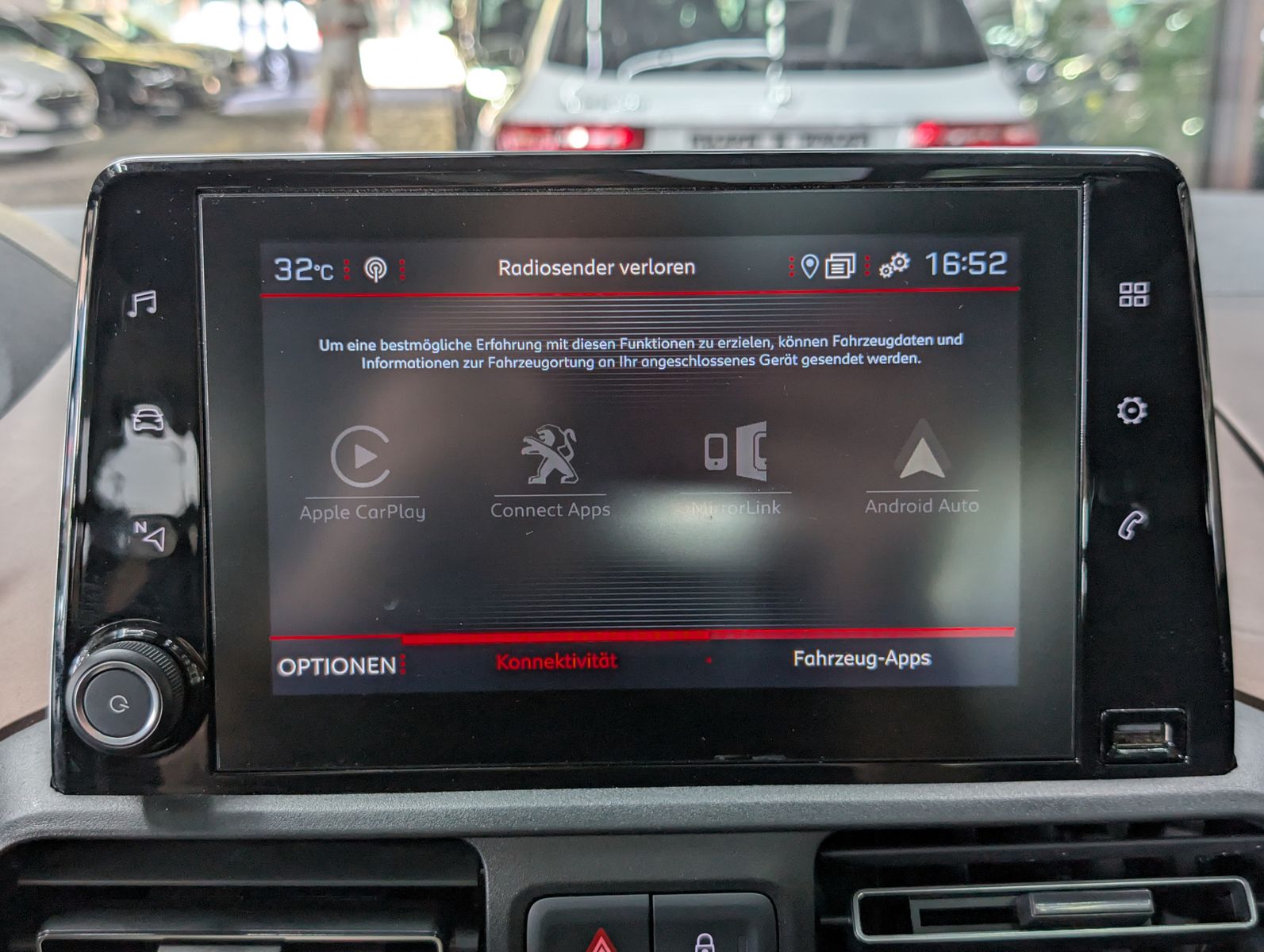 Fahrzeugabbildung Peugeot Rifter GT N1 L1 PANO XENON APP TEMP KAM ALU 17"