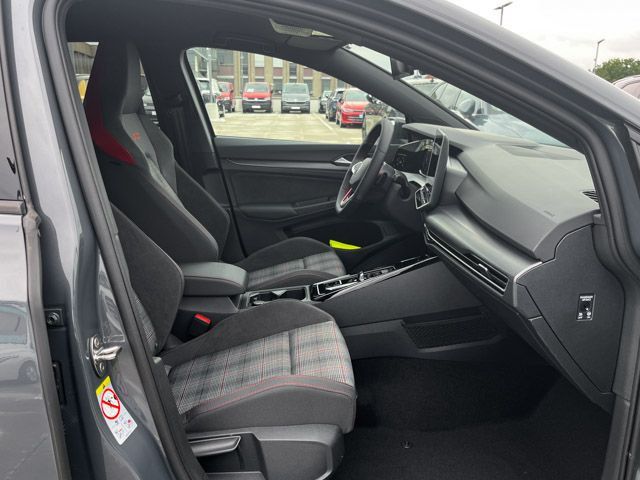 Volkswagen Golf VIII GTI 2.0 TSI DSG Navi LED Kamera DigCoc foto 5