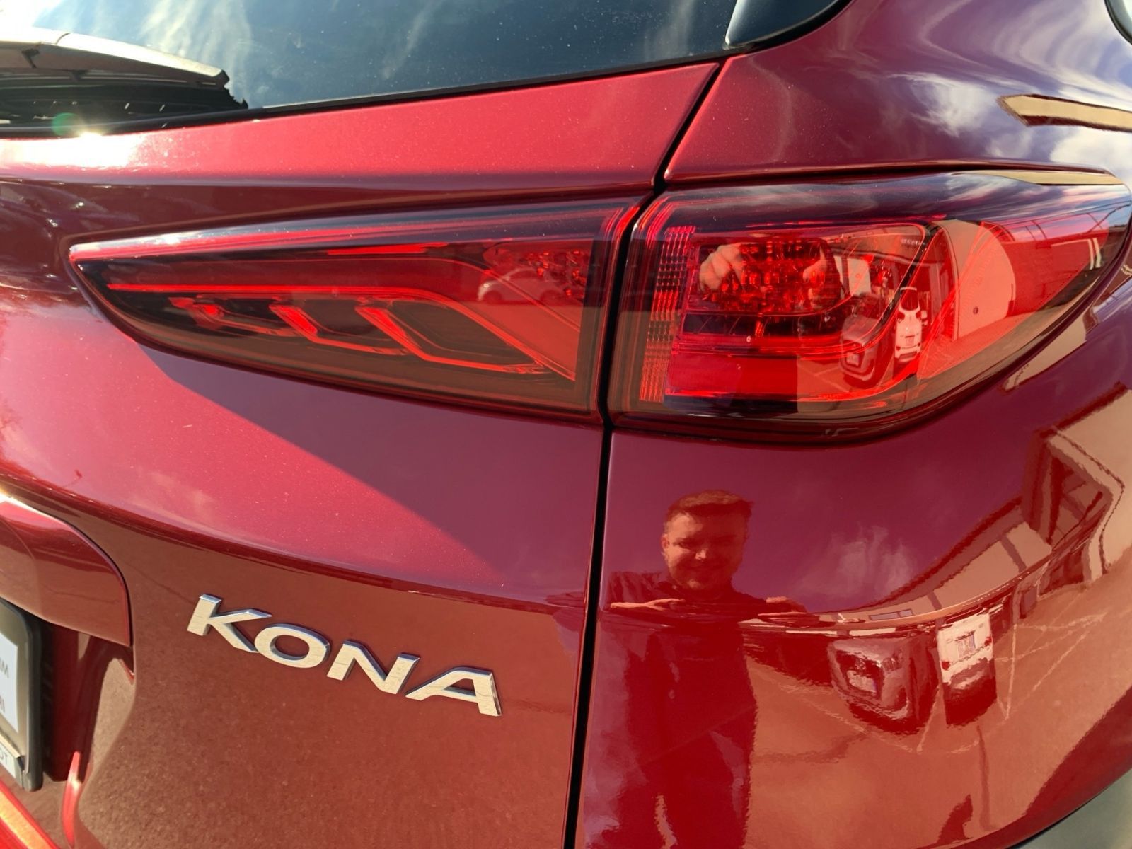 Fahrzeugabbildung Hyundai KONA 1.6 T-GDI Unique Navi LED
