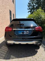 Mercedes-Benz GLA 220 d 4MATIC   - Mercedes-Benz GLA-Klasse Gebrauchtwagen in Köln