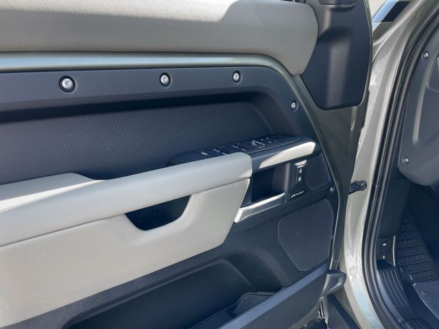 Land Rover Defender 110 X-Dynamic SE D250+Pano+AHK+ACC+MY25