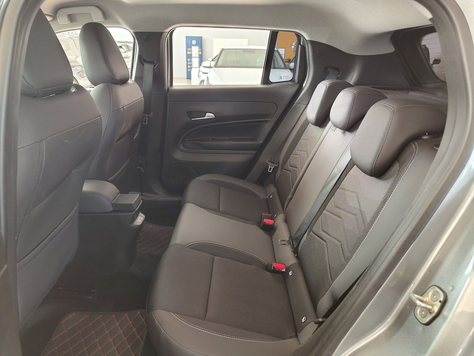 JEEP Avenger  1.2 MHEV Altitude JBL ACC LED – Bild 9