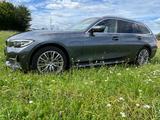 BMW 330e xDrive Touring Luxury Line HUD Garantie - BMW 330 in Karlsruhe