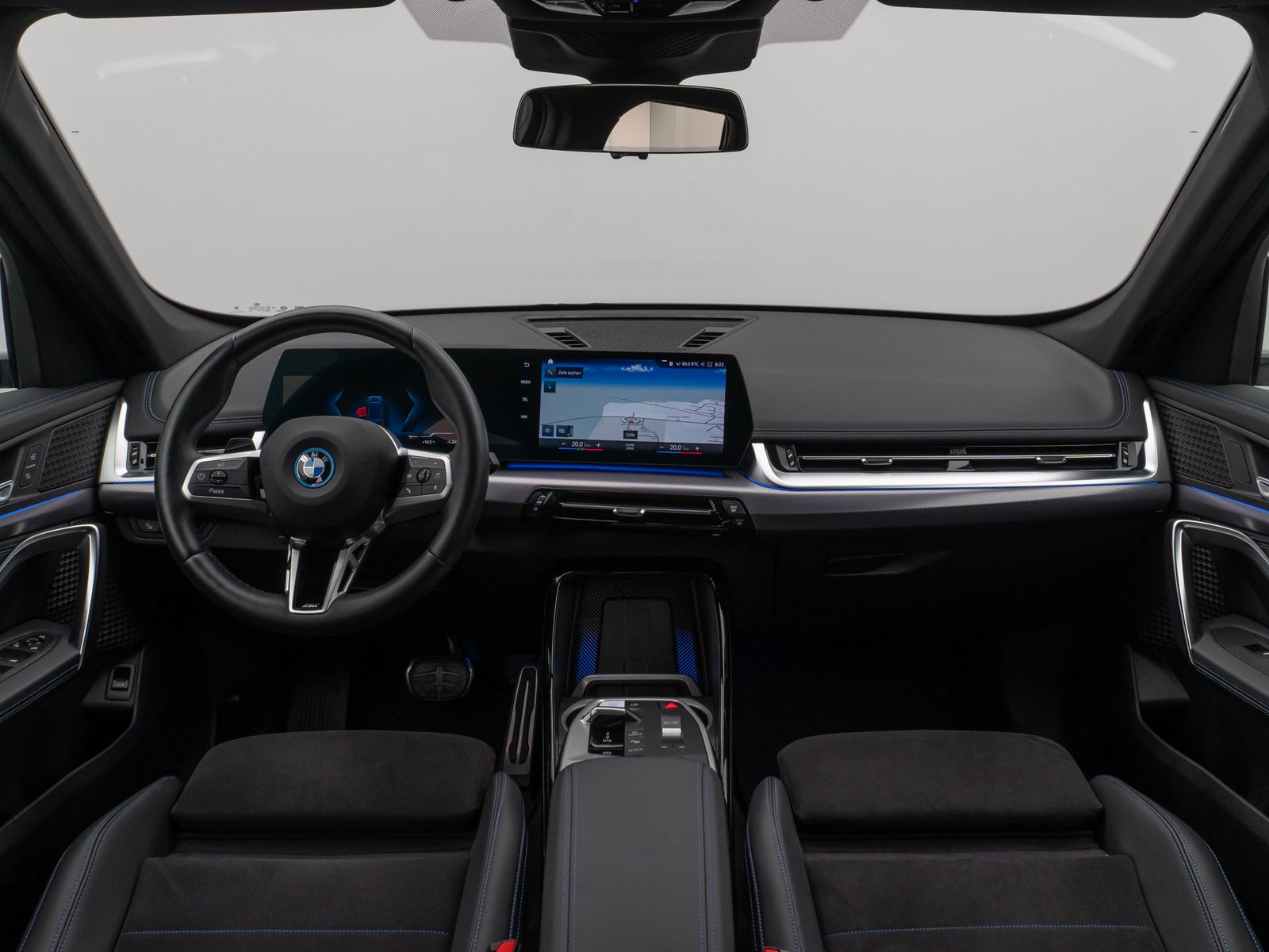 Fahrzeugabbildung BMW iX1 xD30 M Sport Kamera DAB DrivAssist Komfort