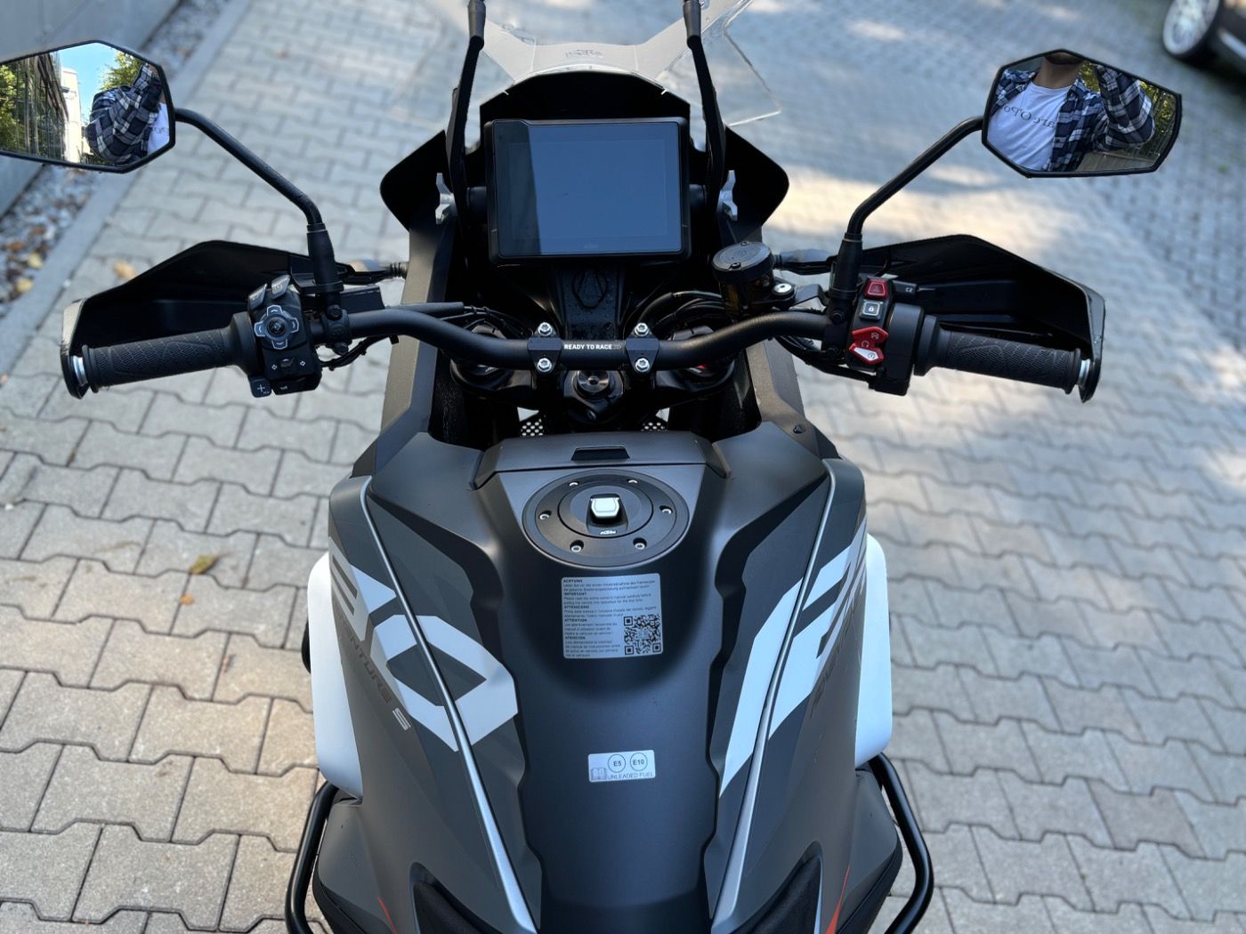 Fahrzeugabbildung KTM 1290 Super Adventure S Techpack Koffer Sturzbüge