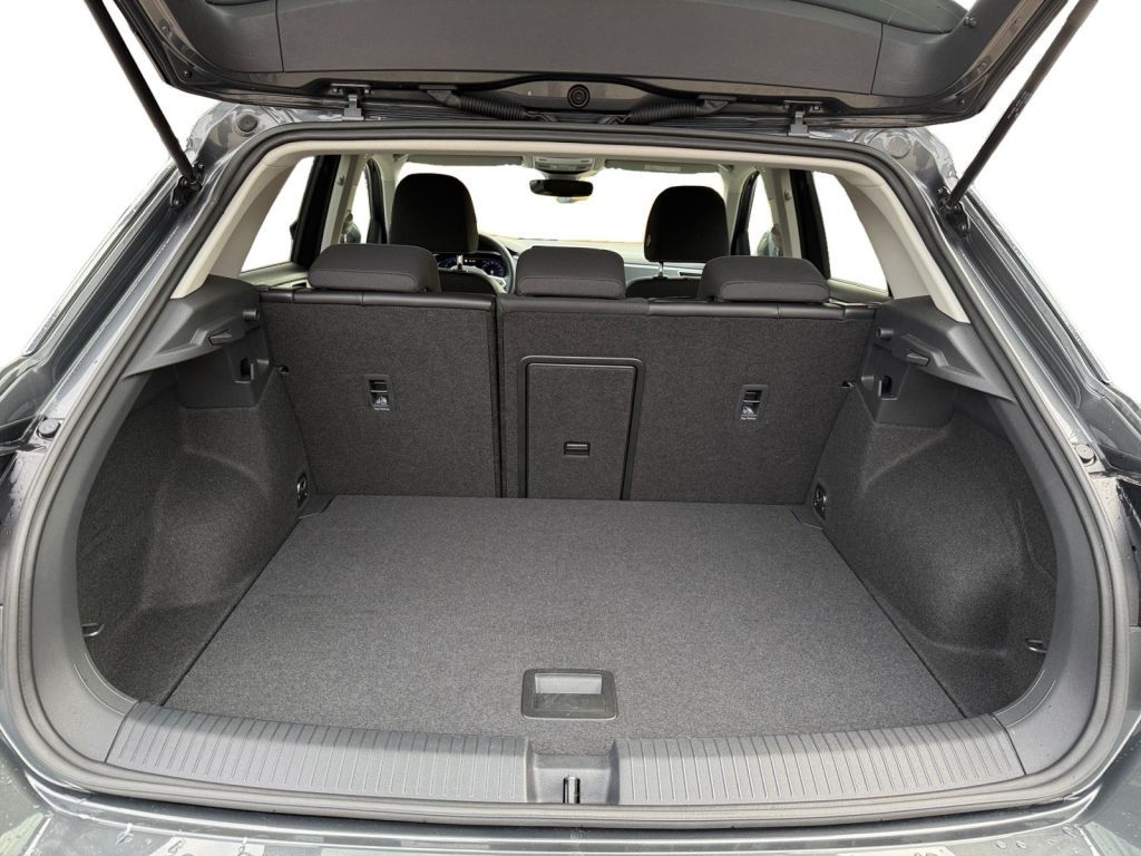 Fahrzeugabbildung Volkswagen T-Roc 1.5 TSI OPF DSG Style