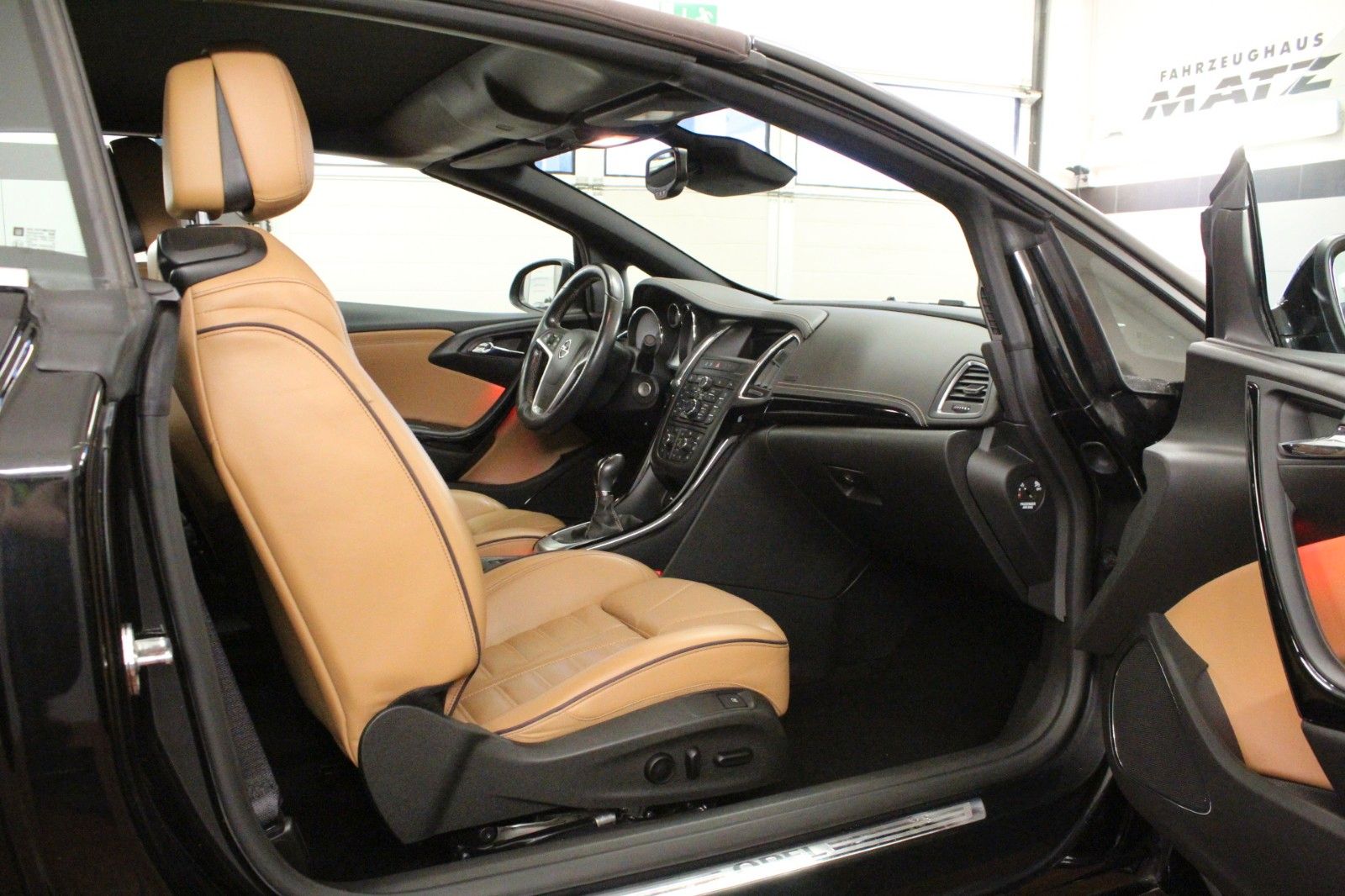 Fahrzeugabbildung Opel Cascada 1.4 Turbo 103kW ecoFLEX Active