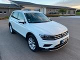 Volkswagen Tiguan 2.0 TDI SCR 140kW DSG 4MOTION *Voll* - Volkswagen Tiguan: TDI 140