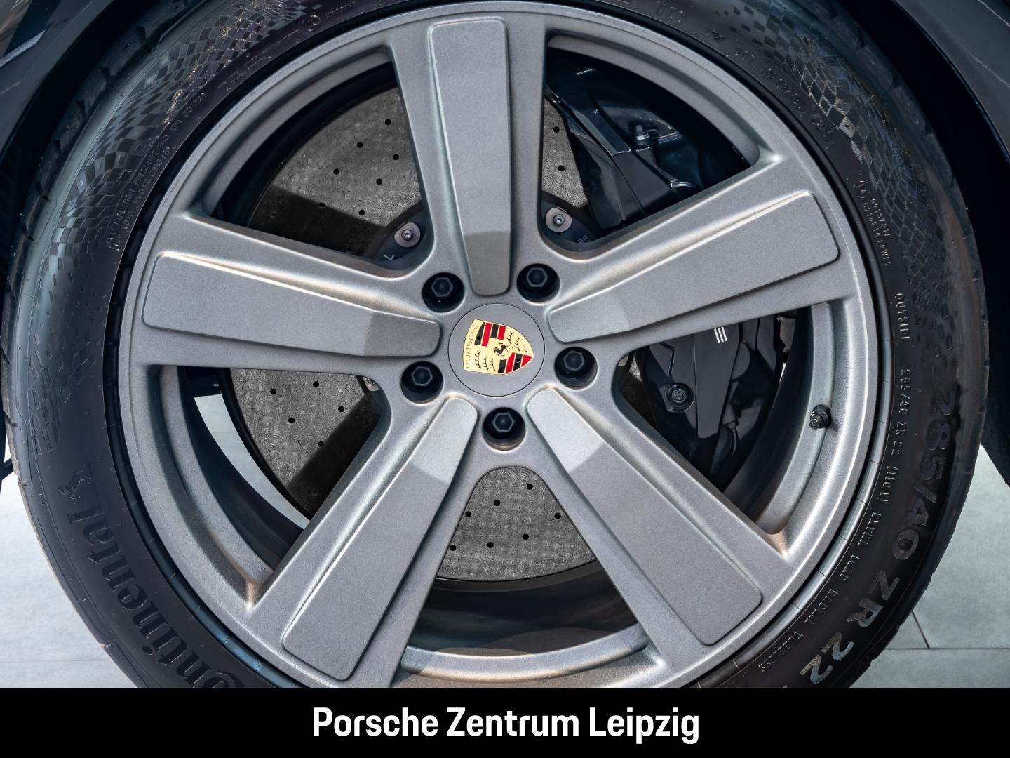 Porsche Cayenne Turbo E-Hybrid PCCB AHK Carbon BeifDispl