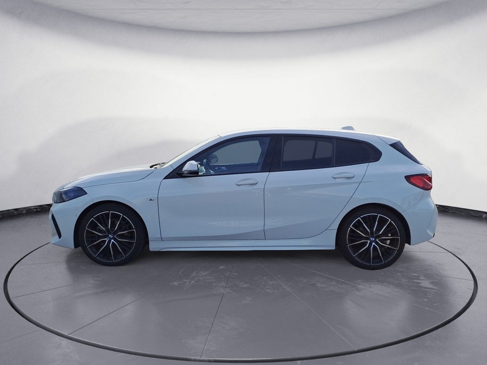 BMW 118i M Sport Aut. Komfortzugang Sportsitze 19 Zo imagem 3