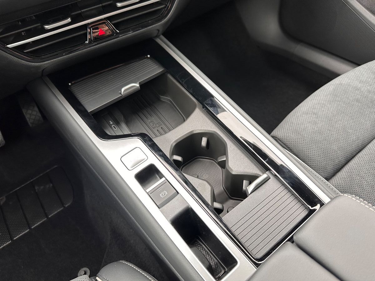 Fahrzeugabbildung Volkswagen Passat Variant 2.0 TDI Elegance Matrix/AHK/Navi