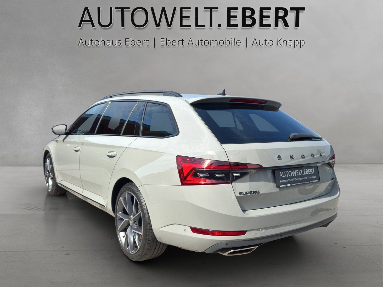 Fahrzeugabbildung SKODA Superb Combi 2.0 TSI Sportline 4x4/AHK/360°/ACC/