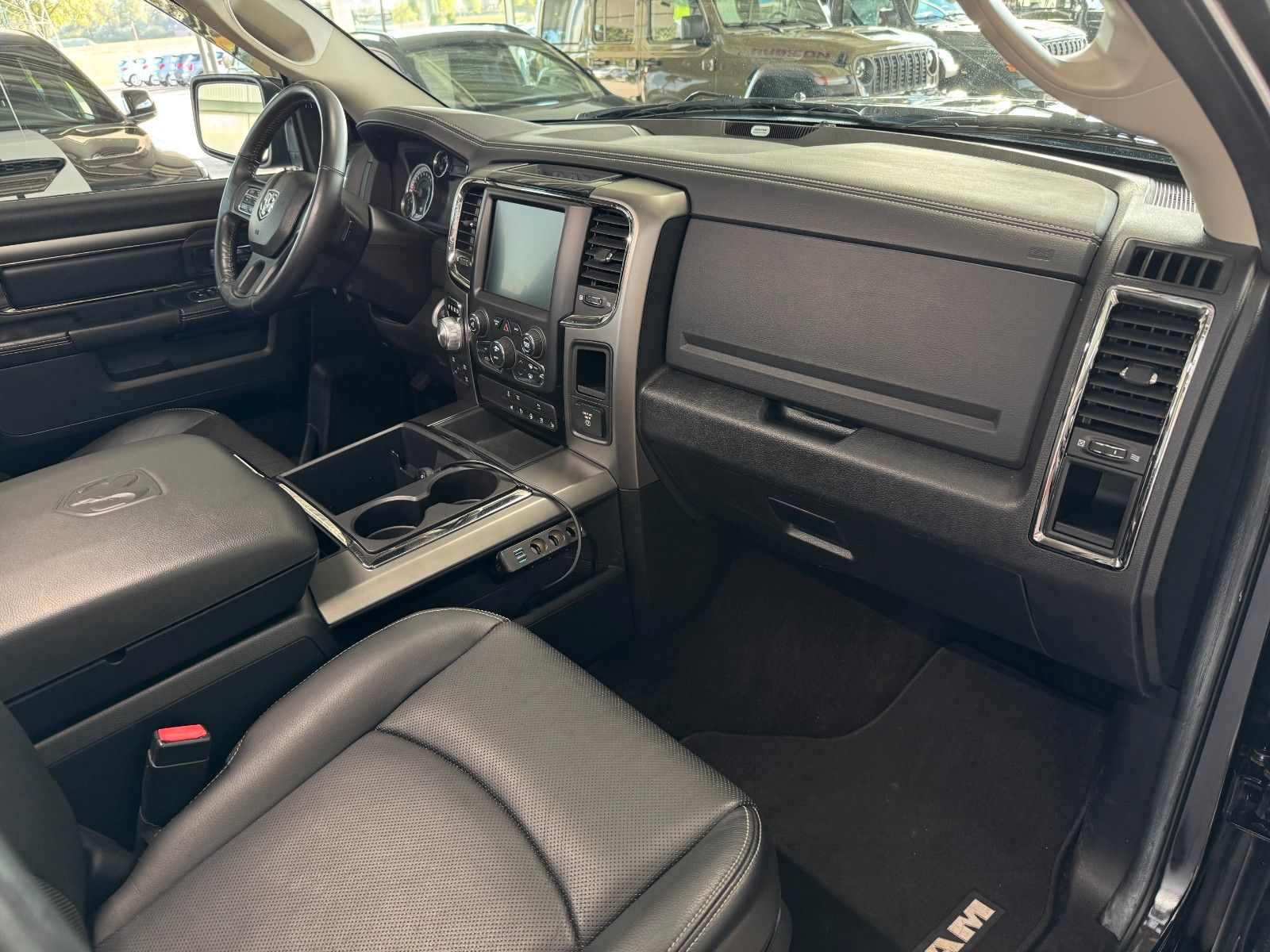 Fahrzeugabbildung Dodge RAM 5,7 Crew Cab Sport LPG 1Hand Deutsche EZ