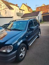 Mercedes-Benz ML 320 - - Mercedes-Benz ML 320 aus 1999