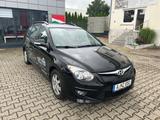 Hyundai i30 cw FIFA WM Edition - Hyundai i30 aus 2012 mit Diesel-Antrieb: Kombi