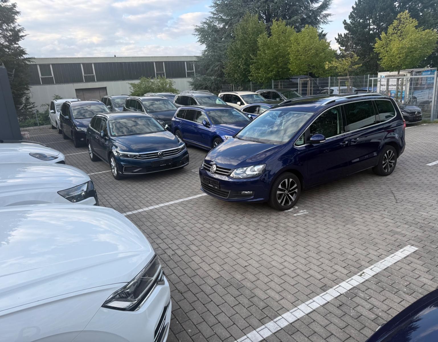 Volkswagen Sharan United 2.0 TDI*DSG*7-Sitz*E-Türe*AHK*ACC*