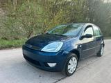 Ford ford fietsa 1.4 136000km tüv 6/27 - Ford Fiesta aus 2005: 1.6