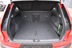 Fahrzeugabbildung Volvo XC40 T4 Autom. R-Design*FSHZG*RFK*BLIS*ACC