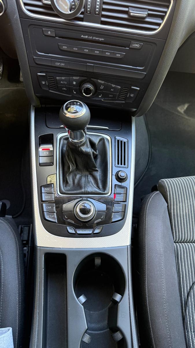 Audi A4 2009 — photo 13