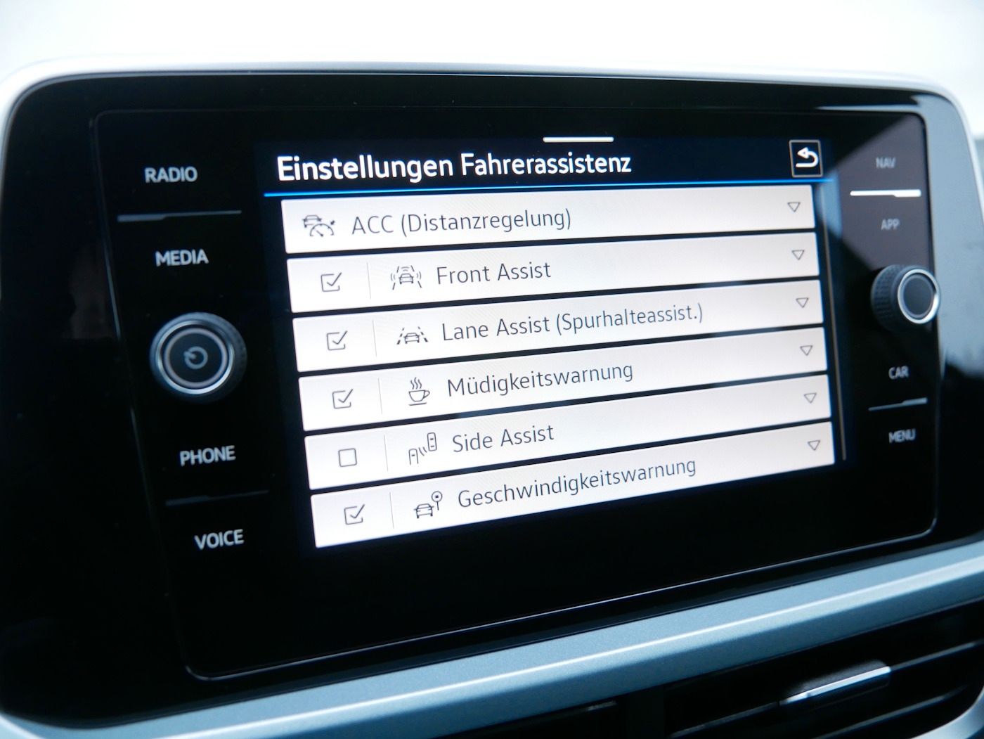 Fahrzeugabbildung Volkswagen T-Roc 1.0 TSI GOAL NEU35T ACC SHZ LED Allwetter