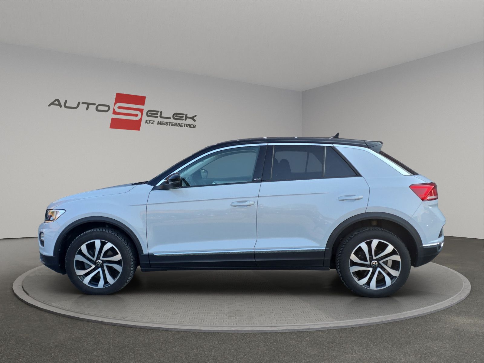 Fahrzeugabbildung Volkswagen T-Roc Active+NAVI+TEMPOMAT+KAMERA+PDC