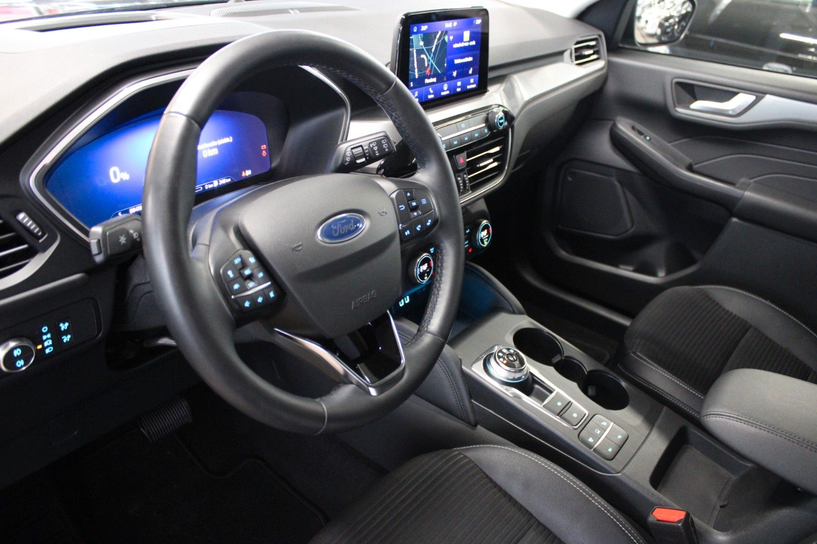 Fahrzeugabbildung Ford Kuga PHEV Titanium X AHK LED HUD 2xCam WinterP.