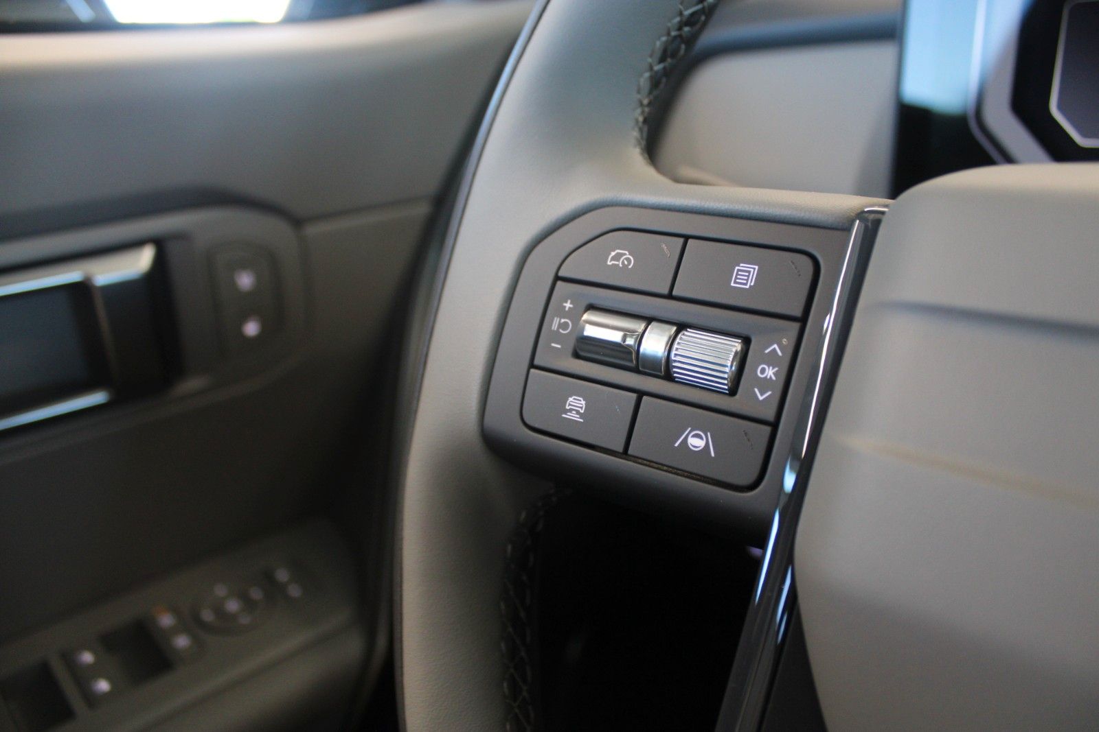 Fahrzeugabbildung Kia Seltos 1.6 T-GDI 2WD Spirit DRIVEWISE SOFORT
