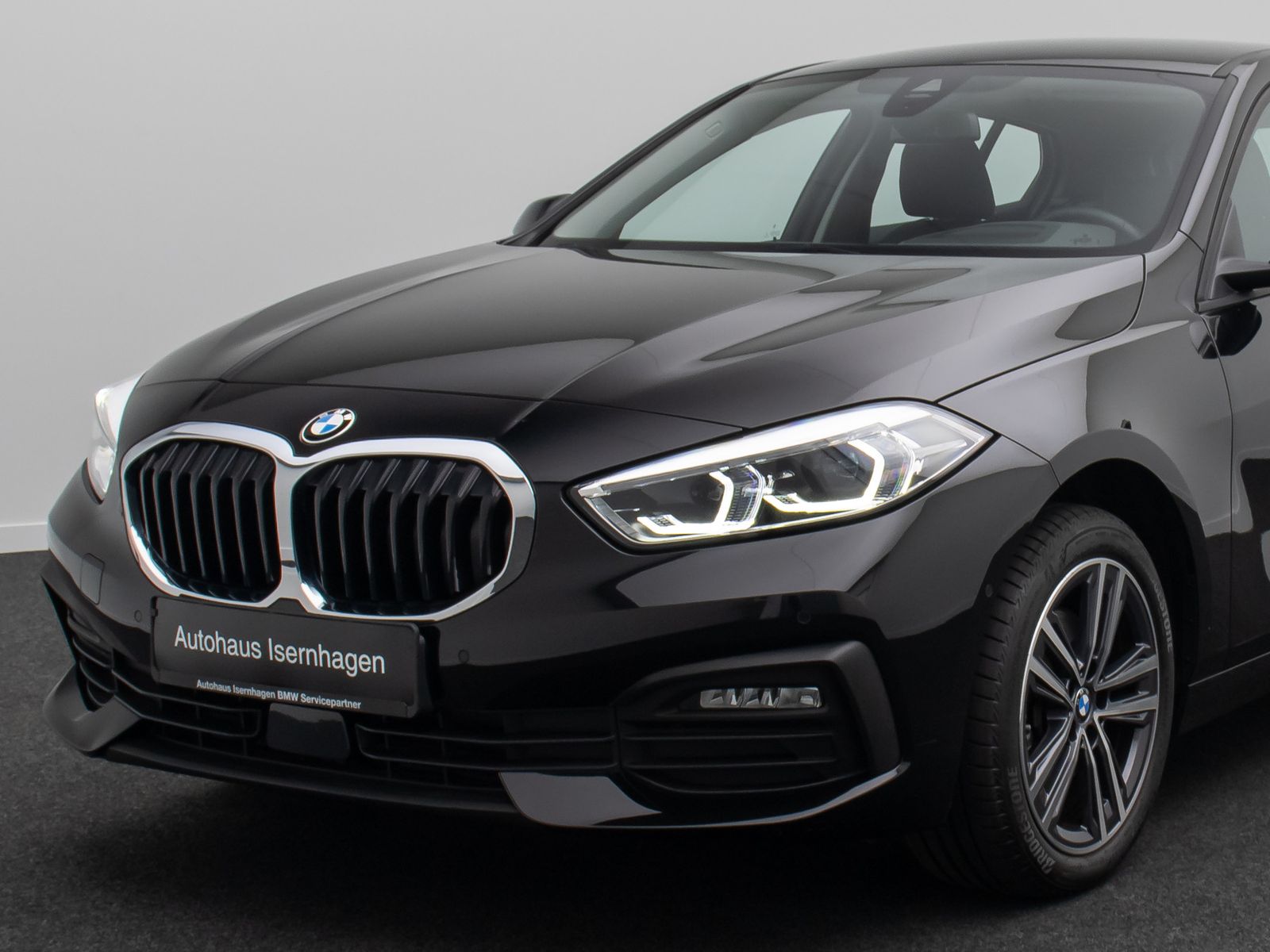 Fahrzeugabbildung BMW 118i Sport Leder HUD DAB Kamera AHK Memory LED