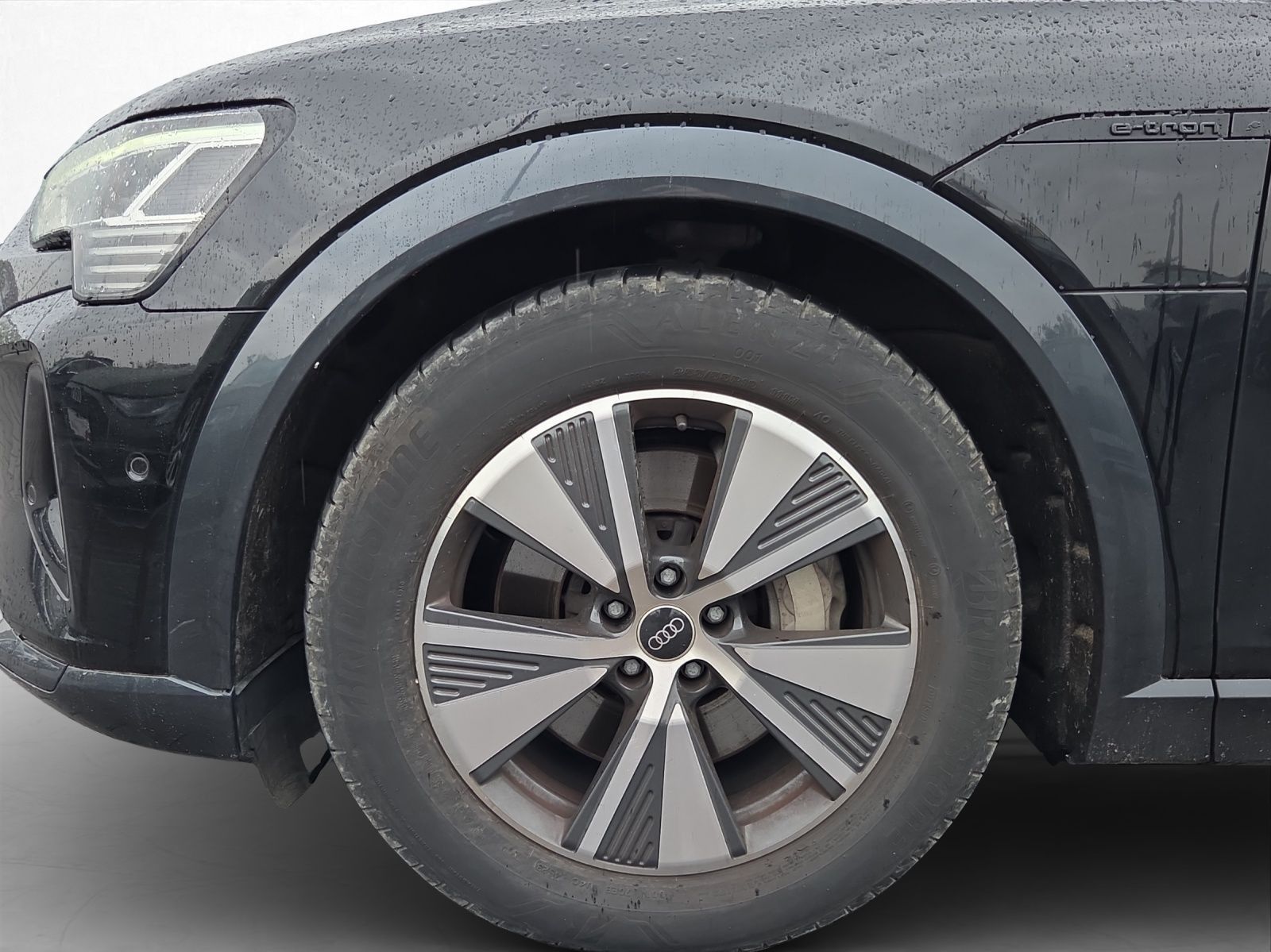 Audi Q8 e-tron - Bild 14