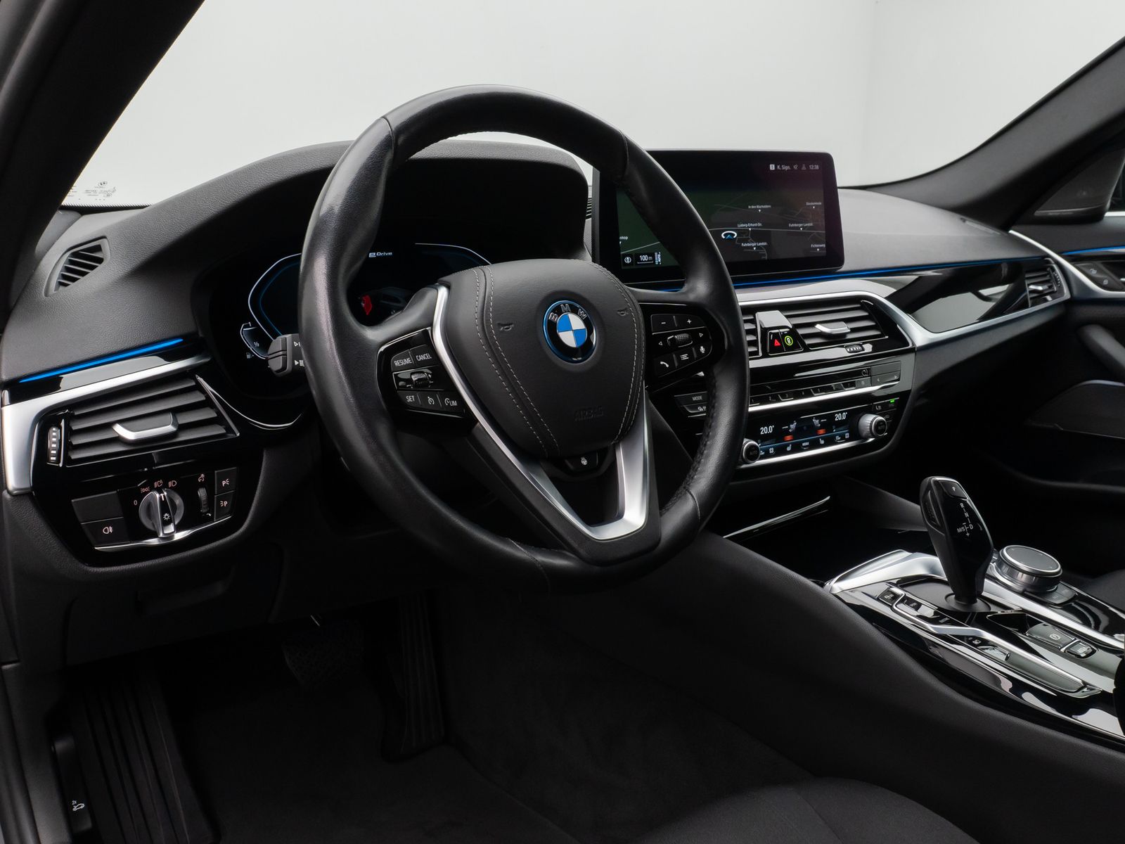 Fahrzeugabbildung BMW 530e H/K DAB AHK Komfort Alarm 4xKlima 18Zoll