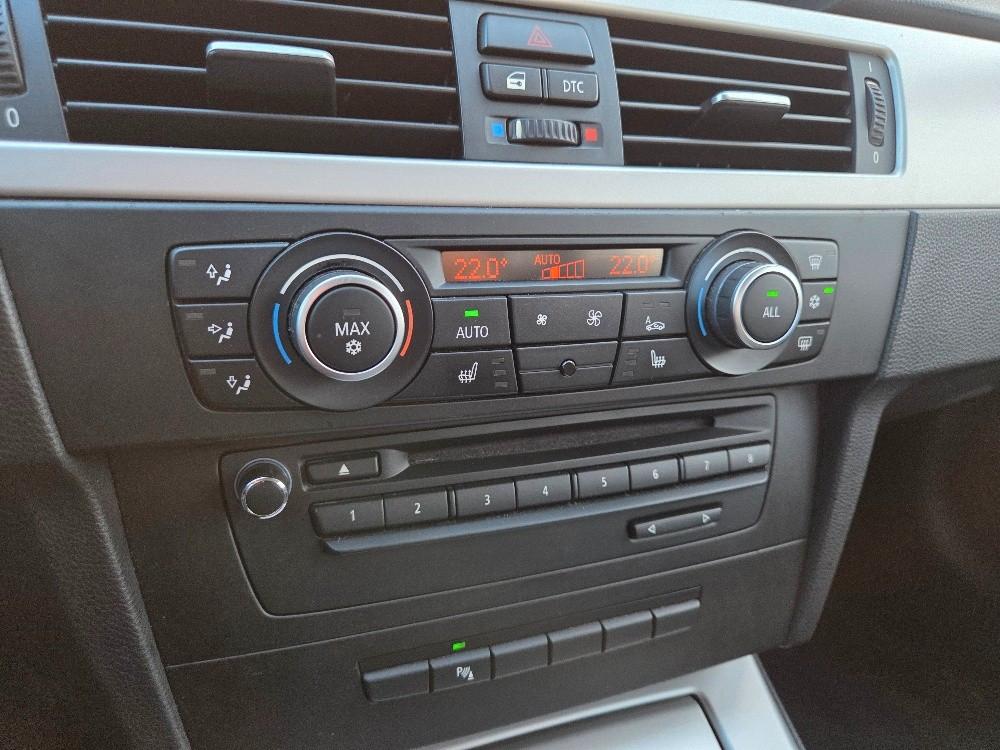 BMW 318 2009 — photo 14