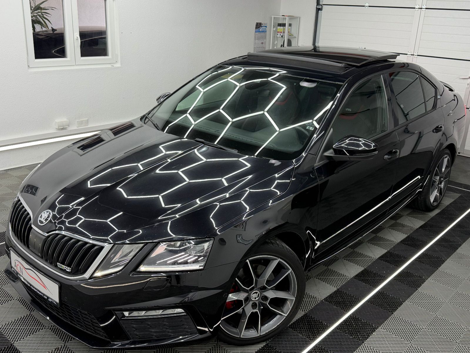 Fahrzeugabbildung SKODA Octavia Lim. RS/LED/PANO/DAB/MEMORY/ACC/AMBI+