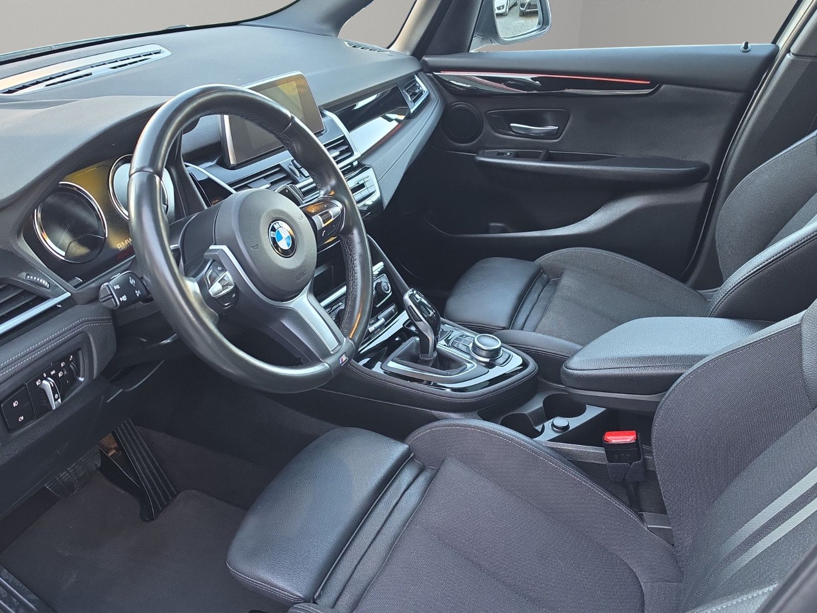 Fahrzeugabbildung BMW 2 Active Tourer 218 d Sport Line Sport-Automatik