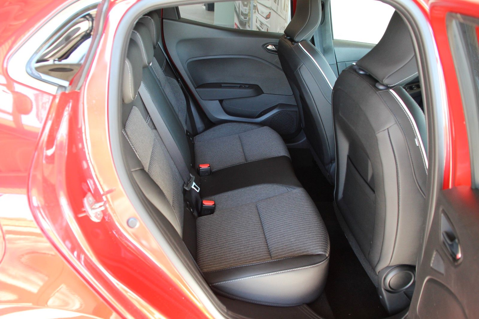 Fahrzeugabbildung Mitsubishi Colt Top LED*DAB*SHZ*BOSE*360°