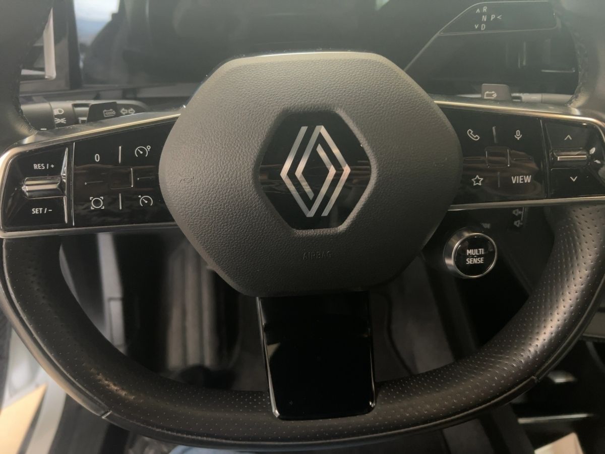 Fahrzeugabbildung Renault Megane E-TECH TECHNO EV40 130hp boost charge