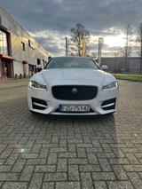 Jaguar XF E-Performance 163PS R-Sport R-Sport - Jaguar XF: R Sport