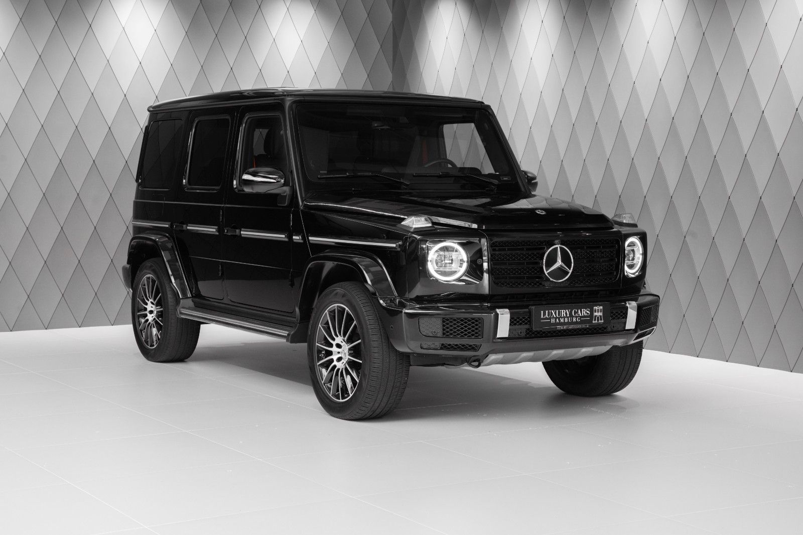 MERCEDES-BENZ G 350 d BLACK/BLACK AMG LINE SUNROOF MASSAGE 20"