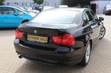 BMW 318 Baureihe 3 Lim.318i/Klima/Alu/S-Heft/TÜV NEU - BMW 318 aus 2011: 318i