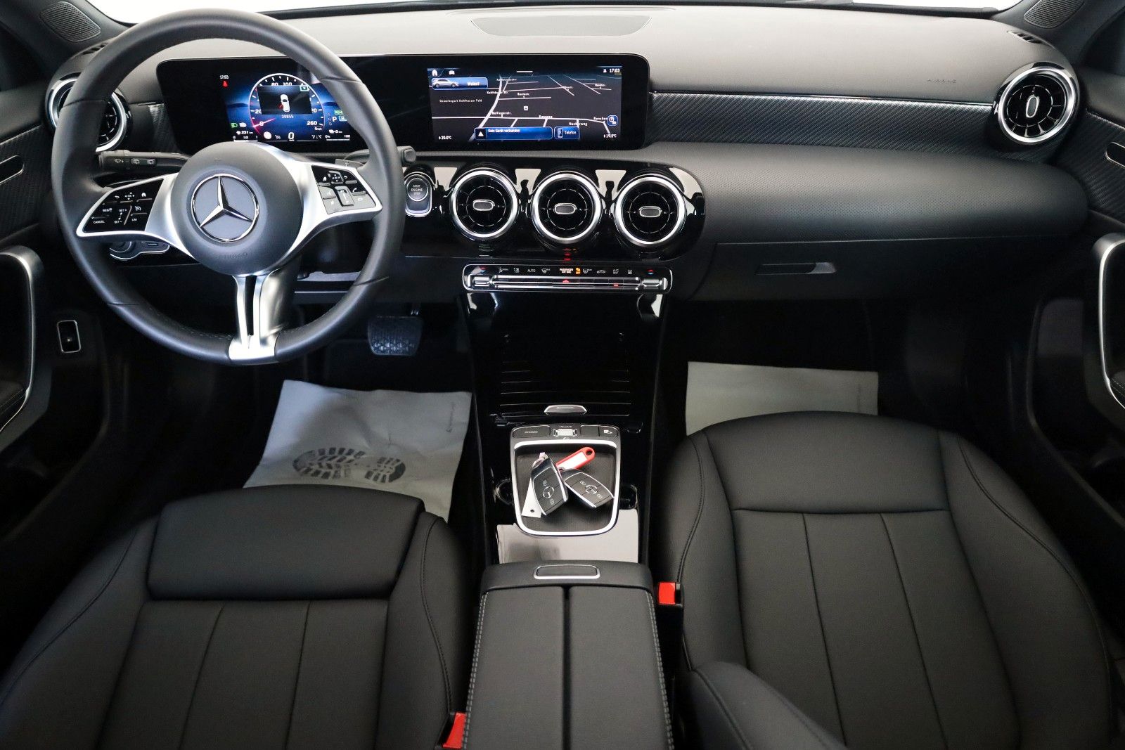 Fahrzeugabbildung Mercedes-Benz A 250 e, Progressive, Leder,Navi,LED,SH,Facelift